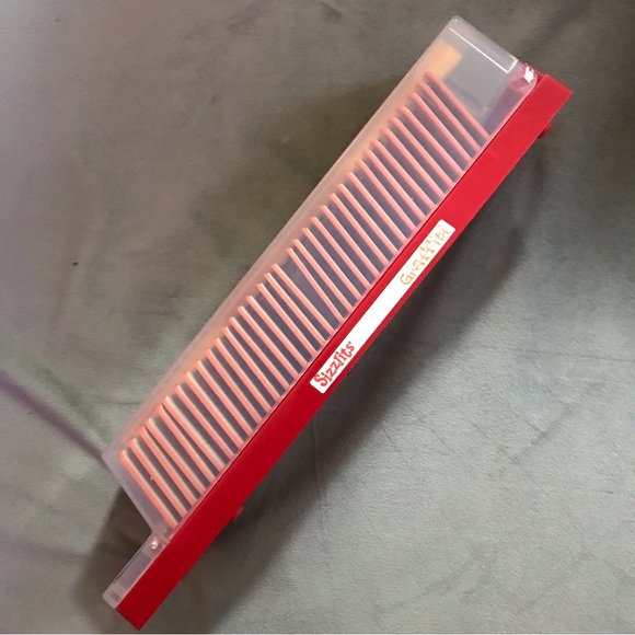 Sizzix Sizzlits 35-die GRAFFITI alphabet dies in case - Picture 3 of 9